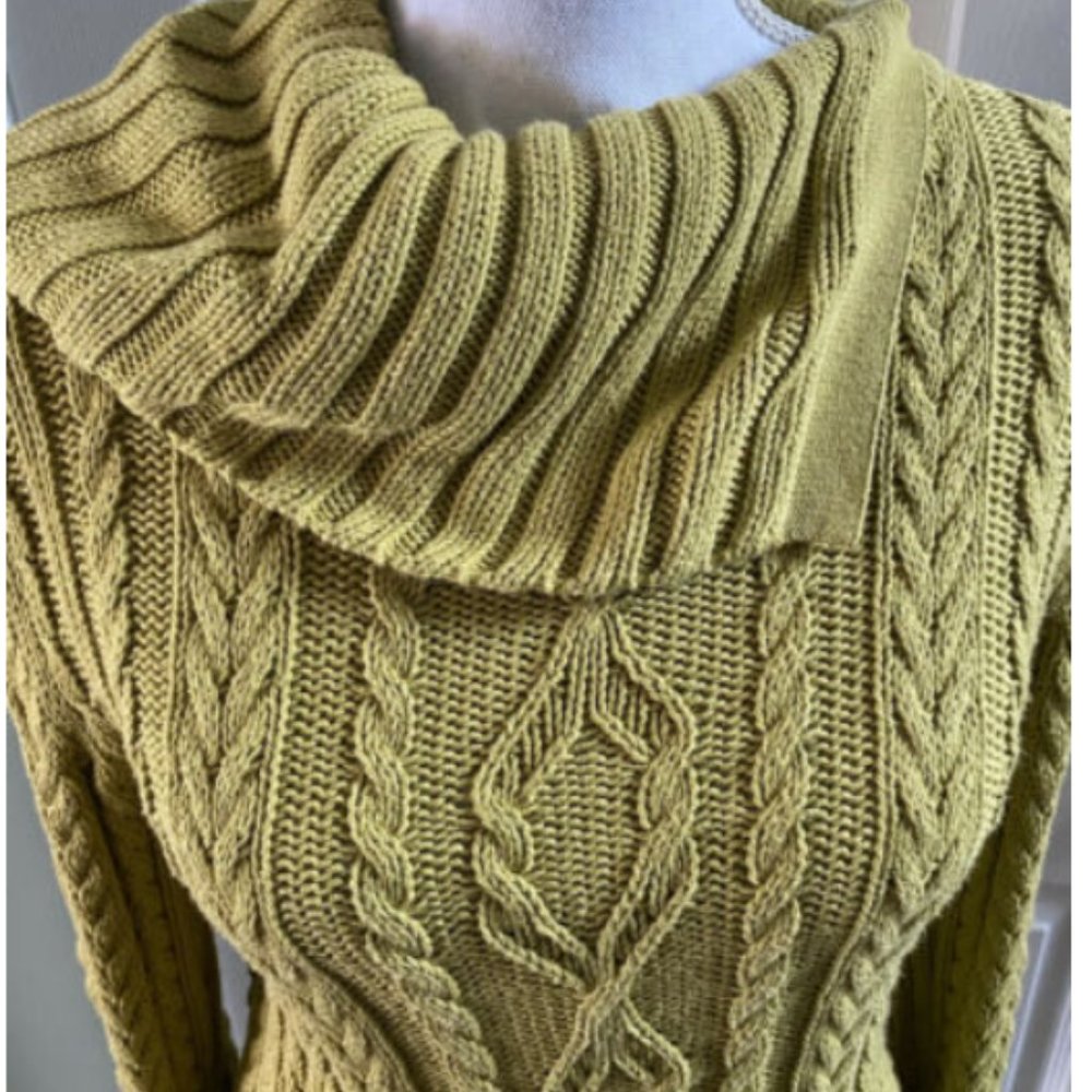 Kate Hill Casual Women's Size Small Green Cable Knit Sweater